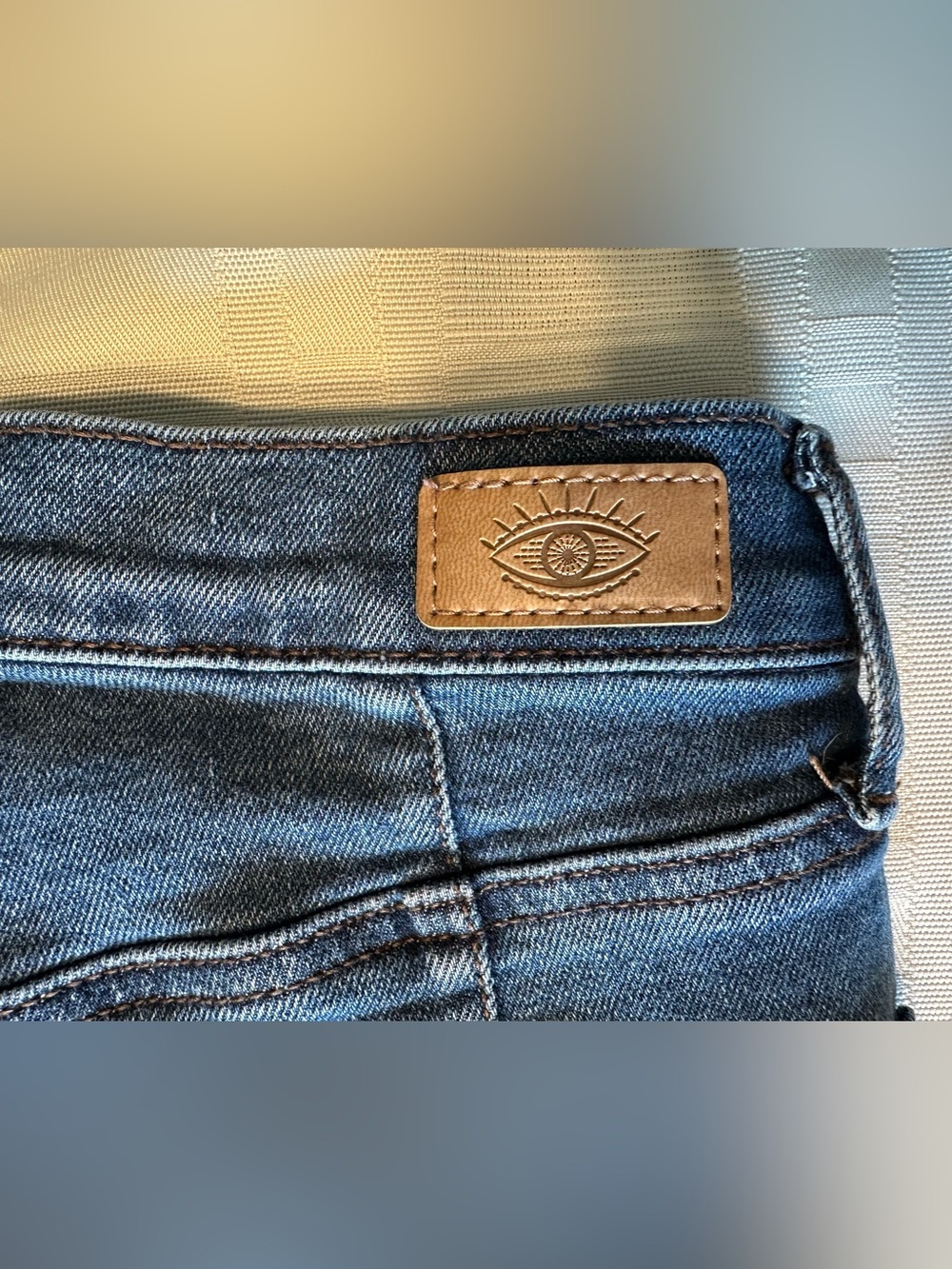 Super High Rise Straight Sofia Vergara Women Jeans Eden Light Distressed Size 2 - Picture 2 of 8